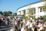 6./7.10.: Oldtimer Herbstfest, Classic Remise: Rahmenprogramm an beiden Tagen
mit Sonderausstellung "Art on wheels", Live-Musik Samstag & Sonntag, Teilemarkt für historische Fahrzeuge und mehr