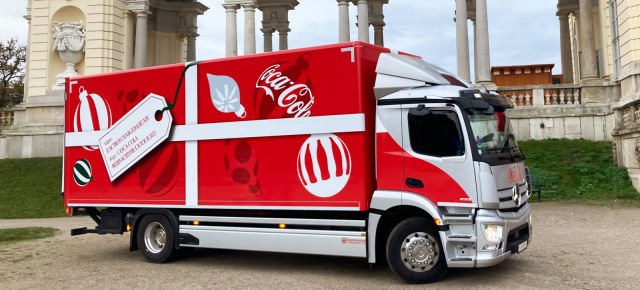 Coca-Cola Weihnachtstruck-Roadshow durch Österreich: Mercedes-Benz eActros begleitet Weihnachtstruck