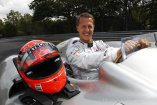 24h-Rennen auf dem Nürburgring: Schumi fährt im Silberpfeil vorweg: Formel 1-Rekordweltmeister Michael Schumacher fährt im Vorfeld des 24h-Rennens am 19. Mai auf dem Nürburgring mit 2011er Mercedes-F1-Silberfpeil