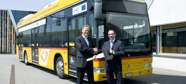 Sauberer Eidgenosse: Die ersten Brennstoffzellen-Busse mit Hybridtechnik in der Schweiz auf Linie: Fünfter Mercedes-Benz Citaro FuelCELL-Hybrid für PostAuto
