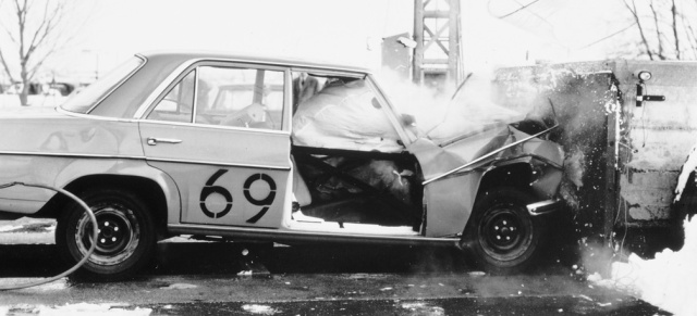 Insassenschutz: Airbags retten Leben!: Vor 50 Jahren: Mercedes sichert sich das Patent für den Airbag