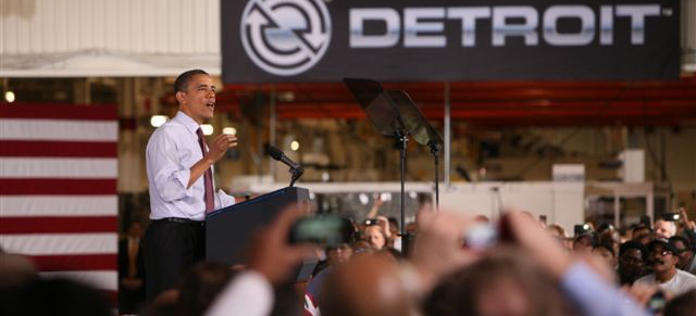 Hallo, Mr. President! US-Präsident Barack Obama  besucht Daimler: Barack Obama stattet der  amerikanischen Daimler-Tochter Detroit Diesel Corporation in Michigan einen Besuch ab
