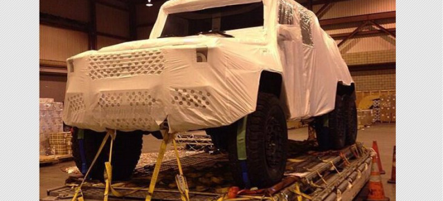 Monster unter sich: Mercedes G63 AMG 6x6 in Jurassic Park 4: Mercedes goes to Hollywood: Die dreiachsige G-Klasse wird zum Fimstar