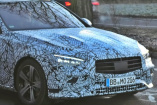 Mercedes-Benz Erlkönig erwischt: Ansichtssache: Geringer getarnter C-Klasse Grill W206