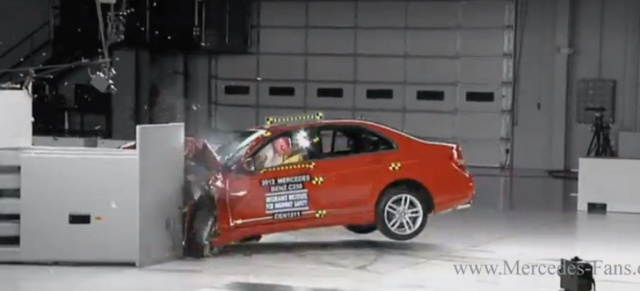 Realitätsnah? Neuer USA Crashtest lässt Mercedes C-Klasse durchfallen : Kritik am Versuchaufbau: Neuer "Small Overlap" Crashtest sei wirklichkeitsfern