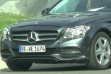 C-Klasse: Mercedes testet Multibeam-LED-Sxcheinwerfer: Schnappschuß-Video von einem Testwagen mit dem innovativen Licht