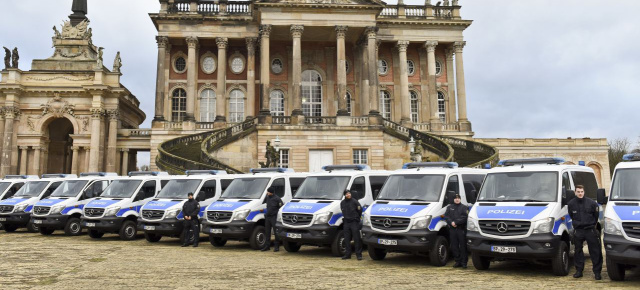 Mit Sicherheit: Mercedes-Benz Vans: Übergabe von Vito und Sprinter Transportern an die Bundespolizei 