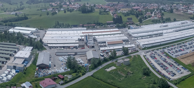 Krise in der Caravaning-Branche: Stühlerücken und Schnäppchenjagd: Wohnmobilhersteller Knaus Tabbert stoppt die Produktion