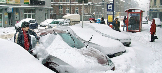 Autofahren bei Eis und Schnee: Falsches Verhalten auf winterlichen Straßen kann teuer werden