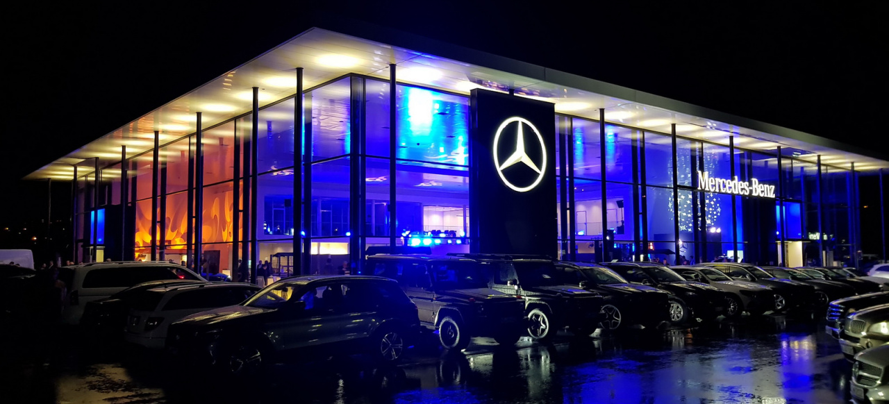 Neueroffnung Autohaus Assenheimermulfinger In Sinsheim Der Neue Tempel Fur Alle Mercedes Fans In Sinsheim Sternstunde Mercedes Fans Das Magazin Fur Mercedes Benz Enthusiasten