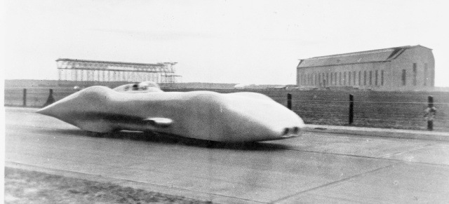 Ein Mercedes-Benz Rekord fast für die Ewigkeit : Caracciolas 432,7 km/h auf öffentlicher Straße am 28. Januar 1938