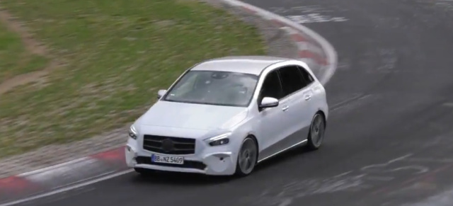 Mercedes-Benz Erlkönig auf dem Nürburgring: Star-Spy-Shot-Video: B-Klasse-Erlkönig auf der Nordschleife gefilmt