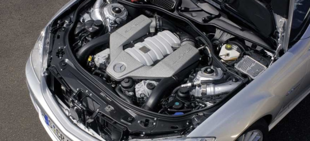 Klassensieger in zwei Kategorien: Vor 10 Jahren: Der AMG 6,2-l-V8-Motor M 156 gewinnt den "Engine of the Year Award"