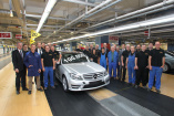 100.000ste modellgepflegte C-Klasse Limousine läuft vom Band: : Produktionsjubiläum im Mercedes-Benz Werk Sindelfingen