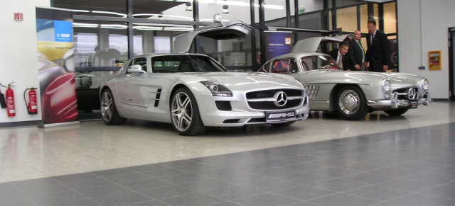 Zeigt her Eure Farben: Flügel-Benz 300 SL trifft SLS AMG: Interesant auch für Young- und Oldtimer: Wir können jeden Auto-Hersteller Farbton exakt nachstellen.