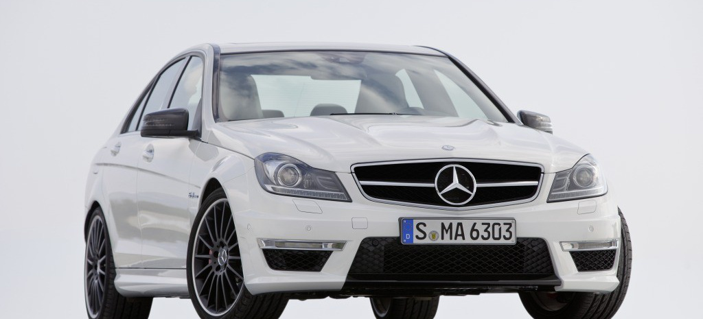 Der Neue Mercedes C 63 Amg Die Mercedes C Klasse Mit Amg Dna Zeigt Sich Mit Neuem Design Und Aktualisierter Technik Sternstunde Mercedes Fans Das Magazin Fur Mercedes Benz Enthusiasten