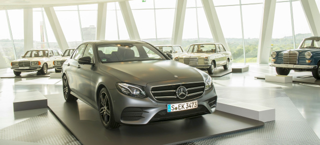 Siebzehn E-Klassen aus sieben Jahrzehnten: E-Klasse-Sonderausstellung „Meisterstücke“ im Mercedes-Benz Museum