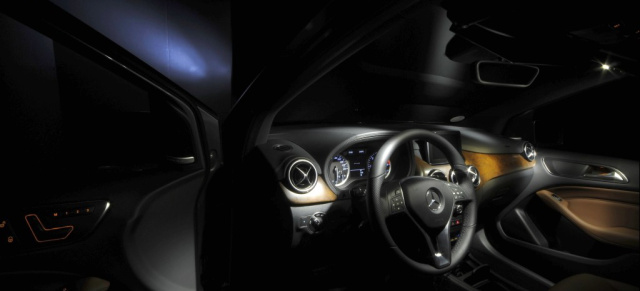 Die neue B-Klasse: Erste offizielle Bilder des Interieurs: Der Innenraum der Mercedes-Benz B-Klasse wird hochwertiger und moderner