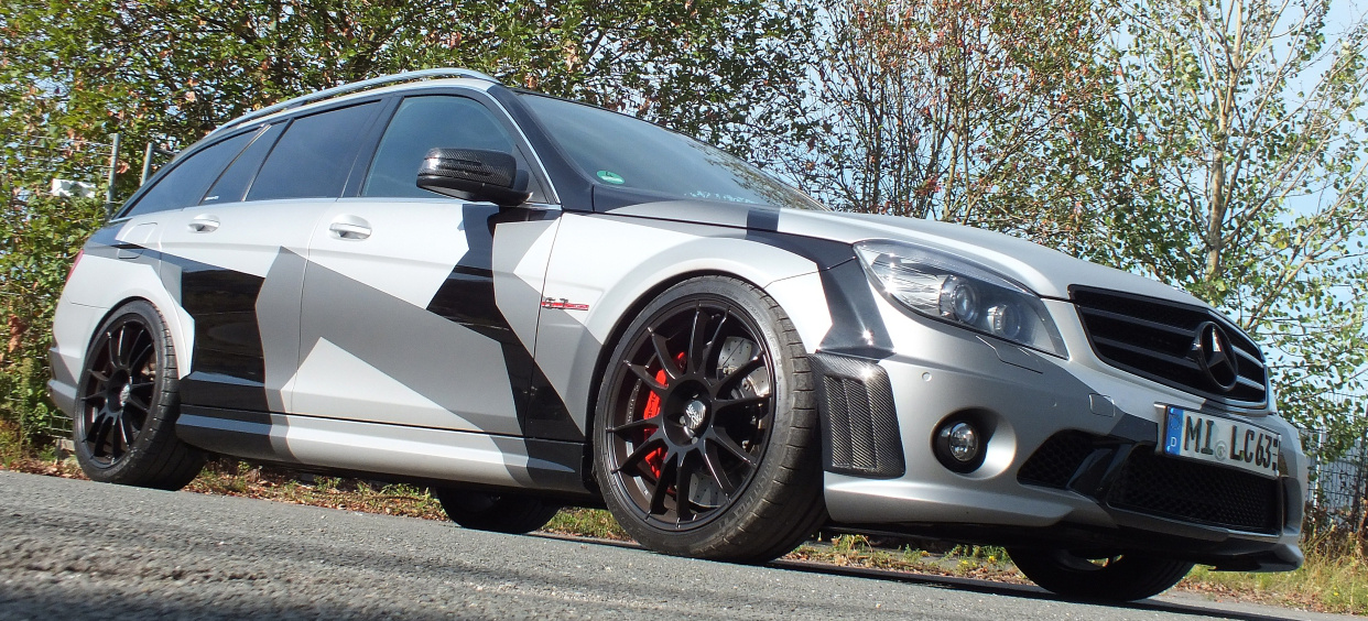 Attacke Mercedes C63 Amg S204 2009er C Klasse Demonstriert Offensivgeist Auto Der Woche Mercedes Fans Das Magazin Fur Mercedes Benz Enthusiasten