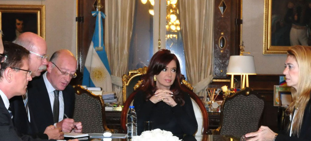 Daimler verstärkt Engagement in Argentinien: Daimler investiert über 170 Millionen US-Dollar am Standort Argentinien