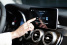 Neuer Dienst Mercedes me „Fuel & Pay“: Kontaktloses Bezahlen direkt an der Zapfsäule