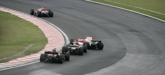Formel 1 Rückblick 2008: nur 22 Sekunden: 22 Sekunden zwischen Himmel und Hölle: Louis Hamilton bleibt cool im F1-Finale und wird jüngster Weltmeister aller Zeiten