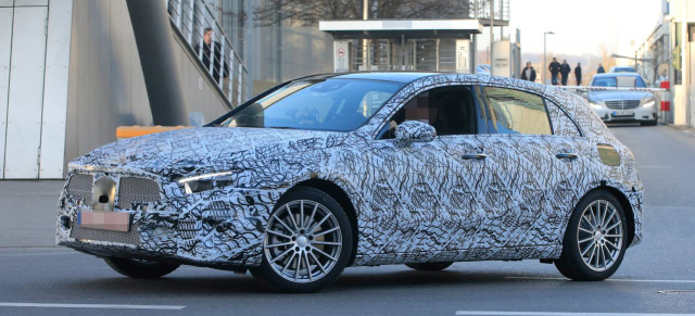 Mercedes-Benz Erlkönig erwischt: Spy Shot: Neue Mercedes-A-Klasse W177 mit weniger Tarnung gesichtet