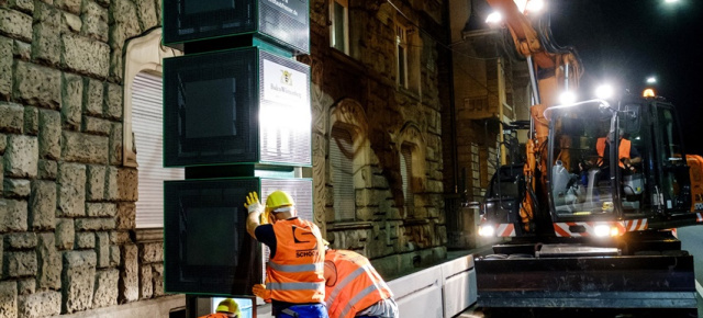 Aktive Luftreinhaltung in Stuttgart: Saubere Leistung: Neue MANN+HUMMEL Filter Cubes am Stuttgarter Neckartor sollen Stickstoffdioxid-Konzentration senken