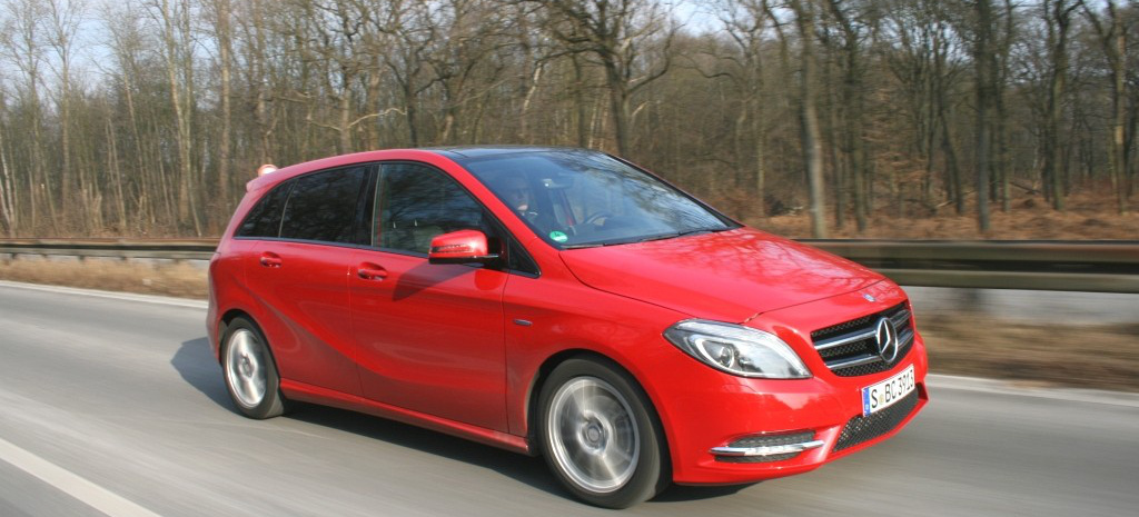 Fahrbericht Mercedes B200 CDI: B wie bequem!: Die neue Mercedes B-Klasse im  Praxis-Test - Auffahrschutz COLLISION PREVENTION ASSIST serienmäßig - Und  was bitte ist ein Neid-Paket? - Sternstunde - Mercedes-Fans - Das