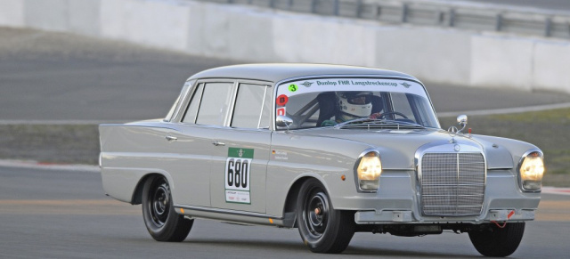 Die Renn- Heckflosse von Mercedes-Benz Classic startet in die neue Saison : Mercedes-Oldtimer nach Vorbildern aus den 1960er Jahren für den historischen Motorsport aufgebaut 

