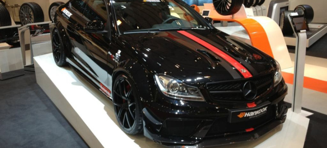 Schwarz wie die Sünde : TIKT Mercedes-Benz C63 AMG Black Baron: Der schwarze Baron gehörte zu den Eyecatchern der ESSEN MOTOR SHOW 2012