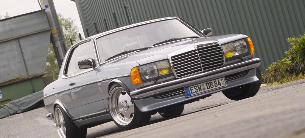 84er Mercedes W123 Im Zweiten Fruhling Hubraum Kann Man Nie Genug Haben Coupe Mit V8 Power Auto Der Woche Mercedes Fans Das Magazin Fur Mercedes Benz Enthusiasten