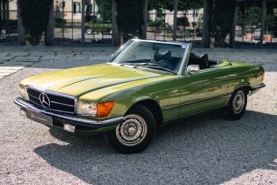 Citrusgrün-metallic statt alltäglichem Schwarz, Silber oder Weiß: Mercedes-Benz 450 SL Roadster steht zum Verkauf