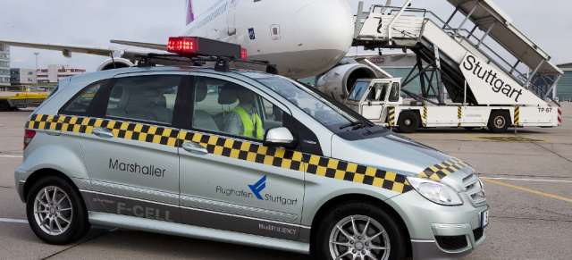 Follow me: Mercedes-Benz B-Klasse F-CELL: Die Mercedes-Benz B-Klasse F-CELL zeigt auf dem Stuttgarter Flughafen den Weg!