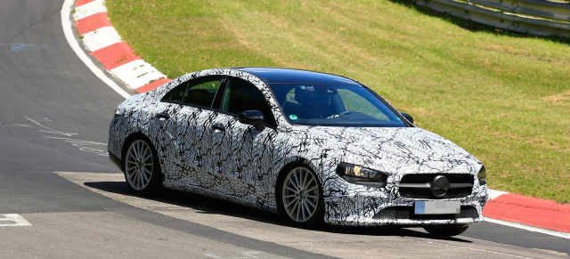 Mercedes-Benz Erlkönig auf dem Nürburgring: In der Grünen Hölle gesichtet: Mercedes-Benz CLA II mit weniger Tarnung