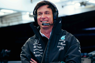 Formel 1: Bleibt Max Verstappen nun doch bei Red Bull: Toto Wolff will "mit George und Kimi in die Zukunft zu gehen“