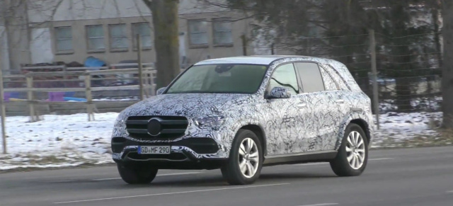 Mercedes Erlkönig erwischt: Star Spy Shot Video: Mercedes-Benz GLE mit weniger Tarnung 