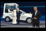 Witzig: Dr. Zetsches Humor in Detroit: Der Daimler Vorstandsvorsitzende präsentierte sich auf der NAIAS  - auch dank "päpstlichen Beistandes" - gut gelaunt 