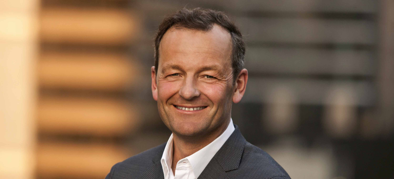 Mercedes Benz Vertrieb Personal Georg Abel Wird Neuer Leiter Der Mercedes Vertriebsdirektion Pkw Und Vans West News Mercedes Fans Das Magazin Fur Mercedes Benz Enthusiasten