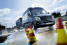 Sicher sprinten: Mercedes-Benz Transporter Trainings: Mercedes-Benz bietet als einziger Hersteller ein kostenloses Fahrsicherheitstraining für Transporter an 