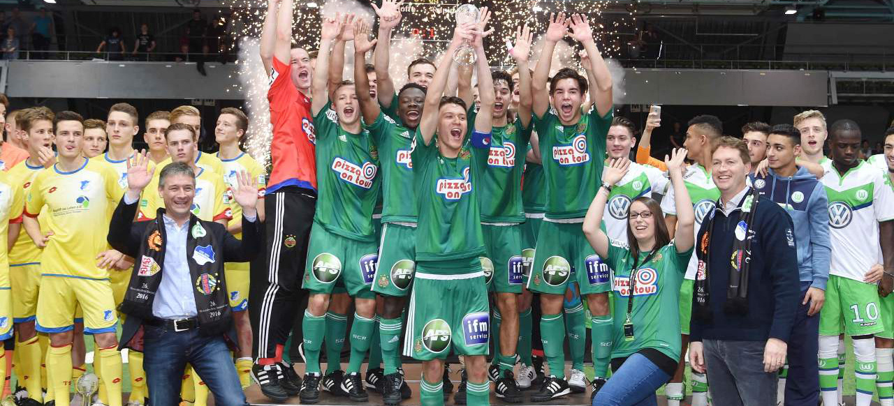 26 Mercedes Benz Juniorcup Rapid Wien Siegt Beim Mercedes Benz Juniorcup News Mercedes Fans Das Magazin Fur Mercedes Benz Enthusiasten