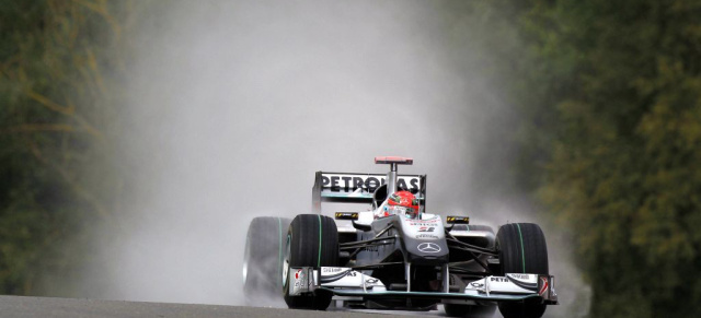 Formel 1 Belgien: Lewis Hamilton siegt in Spa: Mercedes McLaren Pilot Lewis Hamilton übernimmt auch die Führung in der Gesamtwertung - Nico Rosberg Sechster in Spa