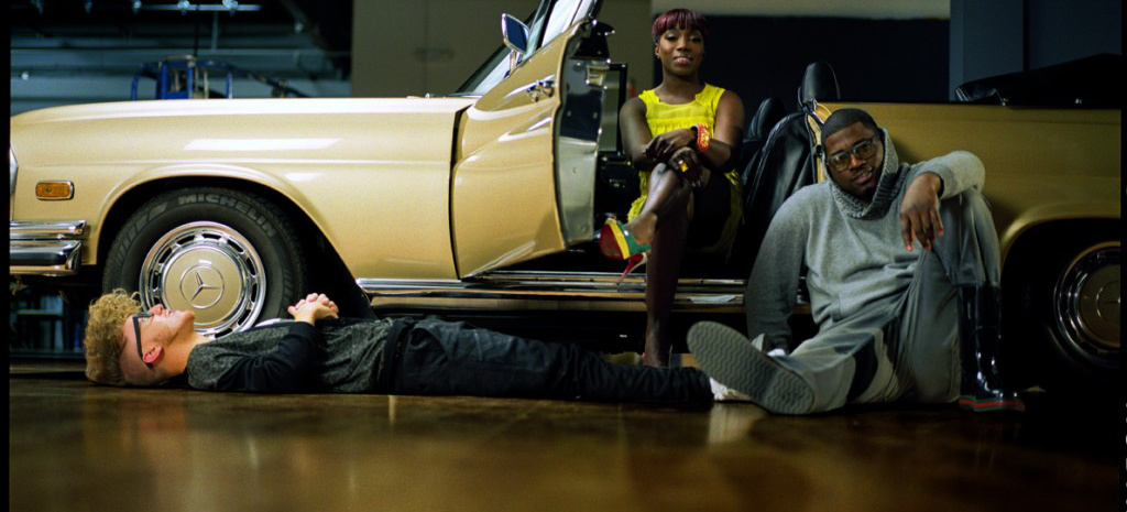 Oh Lord Won T You Buy Me A Mercedes Benz Reloaded By Blag Gewinnen Sie Ein Slk Wochenende Estelle David Banner Und Daley Kreieren Einen Neuen Mercedes Song Nennen Sie Uns Ihren Lieblings Mercedes Benz Und