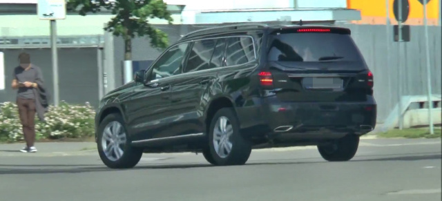 Erlkönig erwischt: Mercedes-Benz GLS: Das Oberklasse-SUV zeigt sich von hinten fast ungetarnt