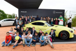 „Magic Moments“ – Mercedes schenkt benachteiligten Kindern einzigartige Momente: Kinder treffen die deutsche Fußball-Nationalmannschaft  