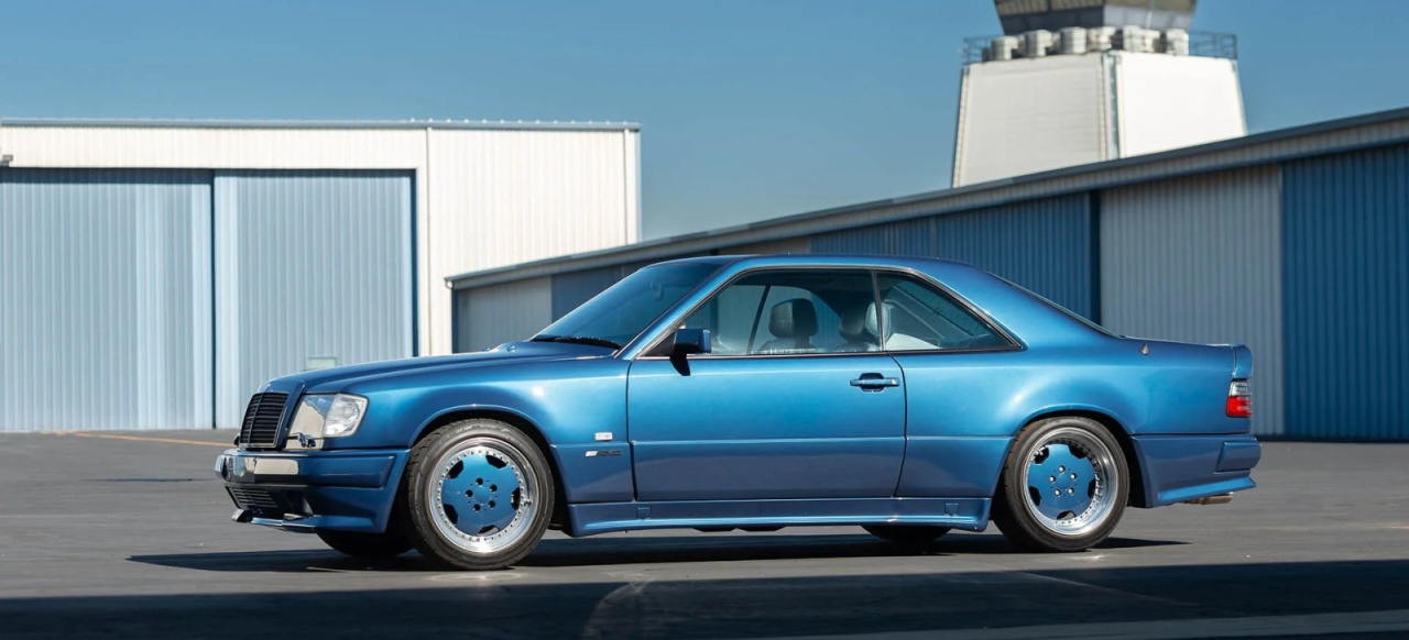1991er AMG 6.0 Widebody 300 CE Coupé Blauer Dampfhammer Auto der