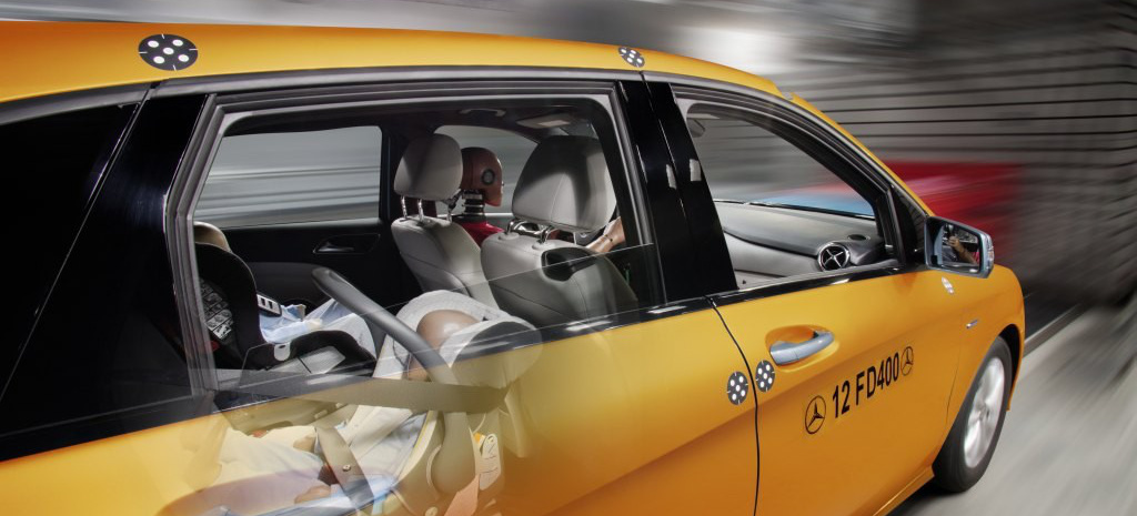 Neue B Klasse Bietet Grosse Sicherheit Fur Kleine Passagiere Umfangreiches Kindersicherheits Programm Fur Die Neue B Klasse Sternstunde Mercedes Fans Das Magazin Fur Mercedes Benz Enthusiasten