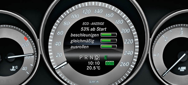 Mercedes-Benz Innovation: Die Eco-Anzeige: Hilfreich: je größer der grüne Balken, desto sparsamer die Fahrt!