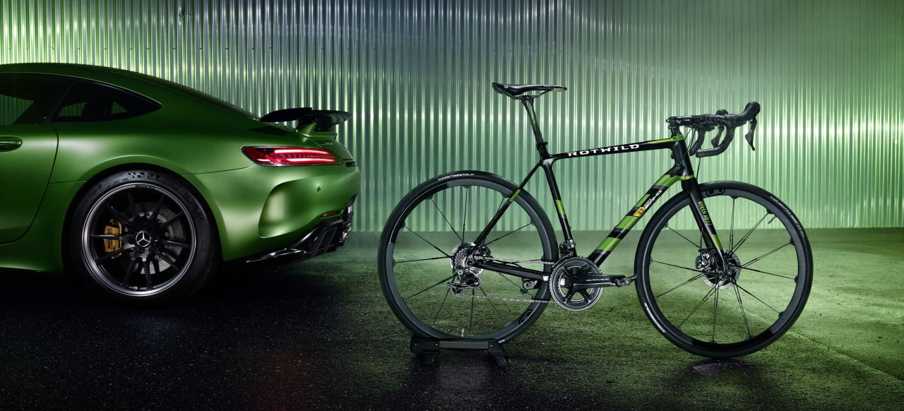 Driving Performance auf zwei Rädern Hommage an MercedesAMG GT R ROTWILDRennrad R.S2 Limited