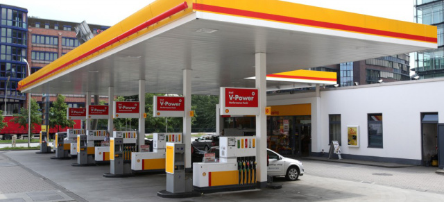 Was soll das? Shell kassiert für Luft einen Euro!: Shell führt Luft-Euro ein: neues Shell-Pilotprojekt an 120 deutschen Tankstellen kassiert für Reifenluft den Autofahrer ab.